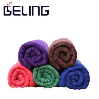 microfiber towel for car cleaning with cloth to wipe car